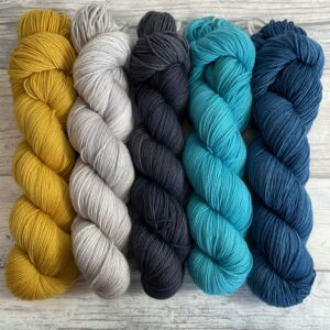 Hangefärbte Wolle -  Westknits MKAL21 – Kit 21. Hier online kaufen.